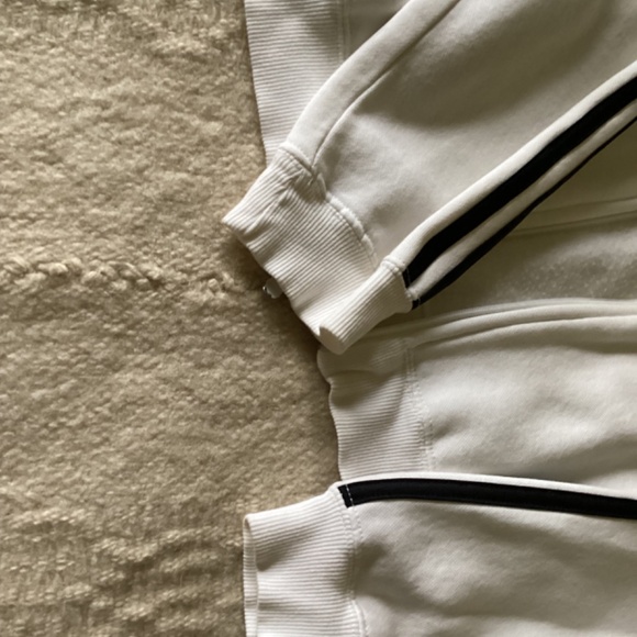 Adidas jacket - Picture 4 of 6